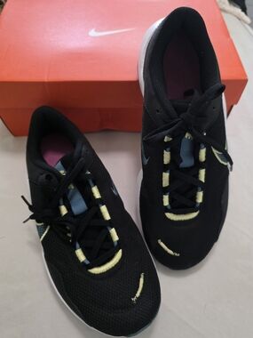 Nike Legend Essential Running Shoes Black/Aqua/Lemon